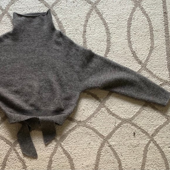 Wilfred Cropped and cinched/tie up wool sweater - Picture 3 of 3